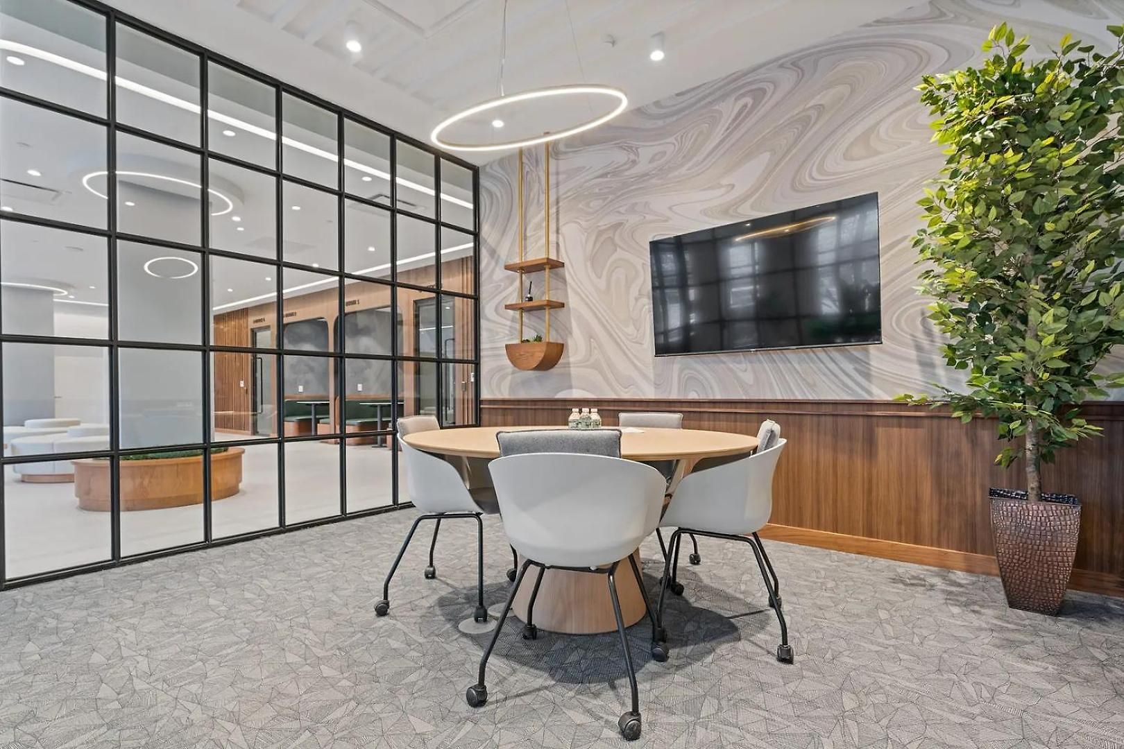 Landing Modern 2Bd Rooftop Lounge Gym Apartment