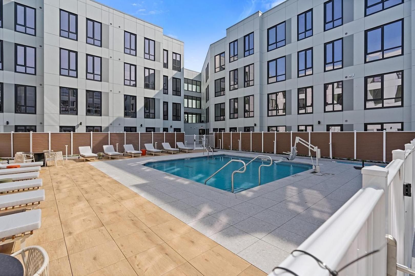 Landing Modern 2Bd Rooftop Lounge Gym *
