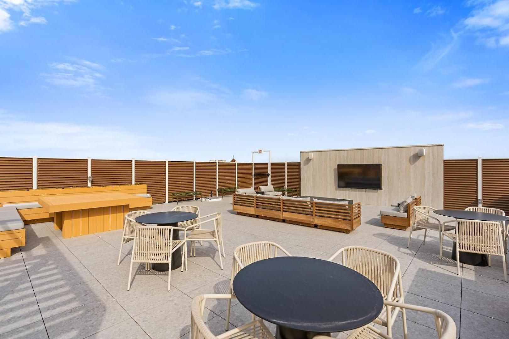 Landing Modern 2Bd Rooftop Lounge Gym Apartment *
