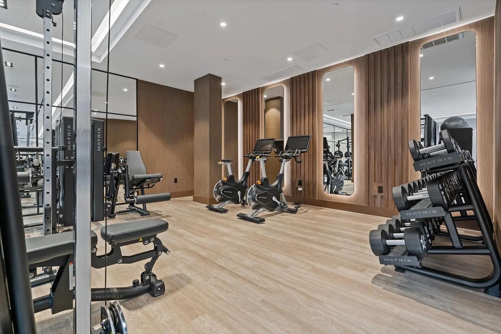 Landing Modern 2Bd Rooftop Lounge Gym Apartment