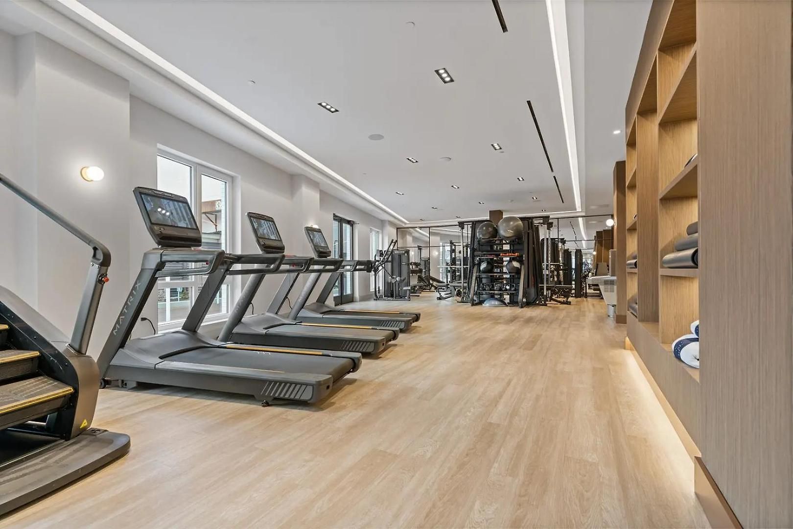 Landing Modern 2Bd Rooftop Lounge Gym Apartment *