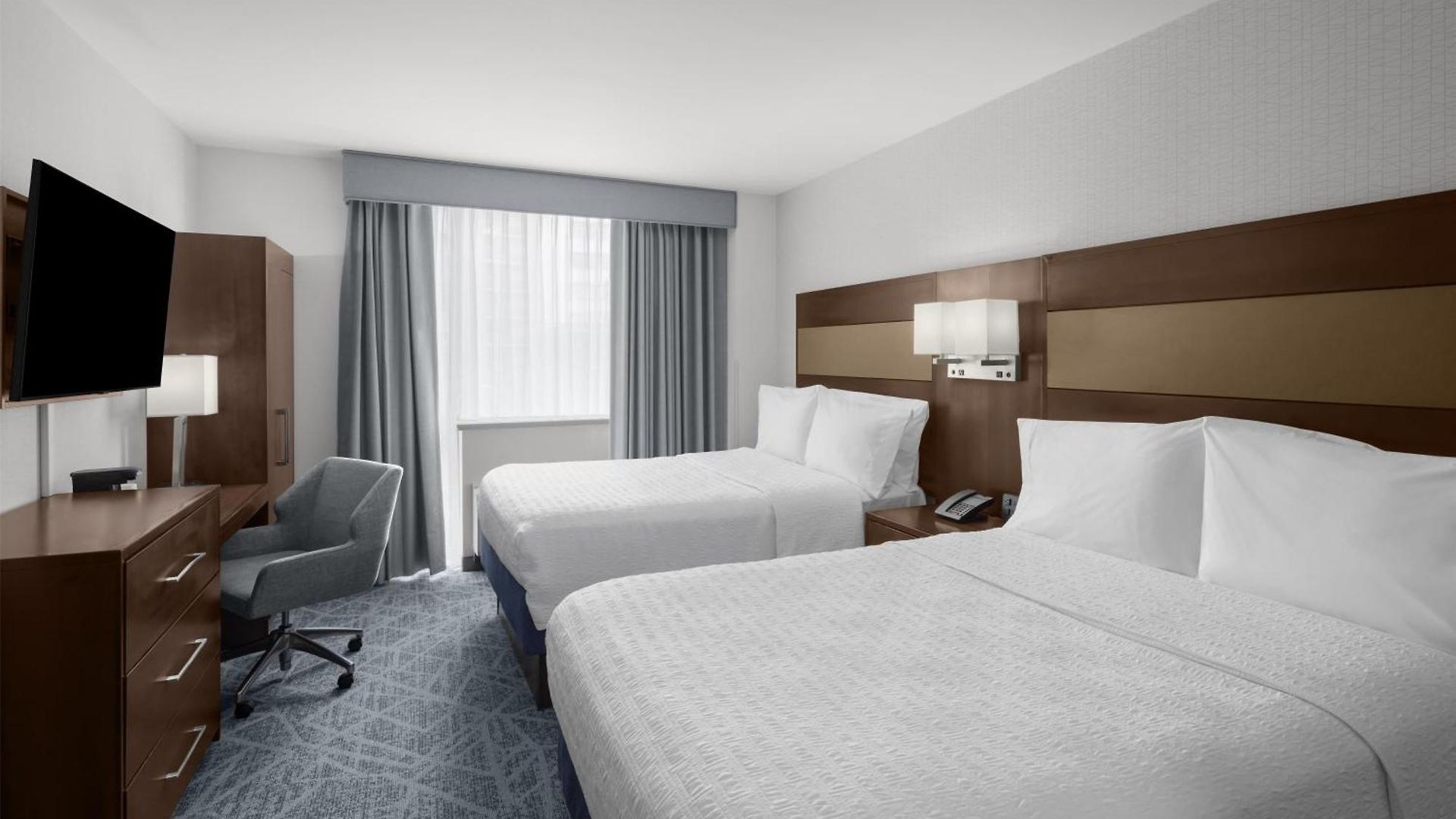 Hampton Manhattan Grand 3*