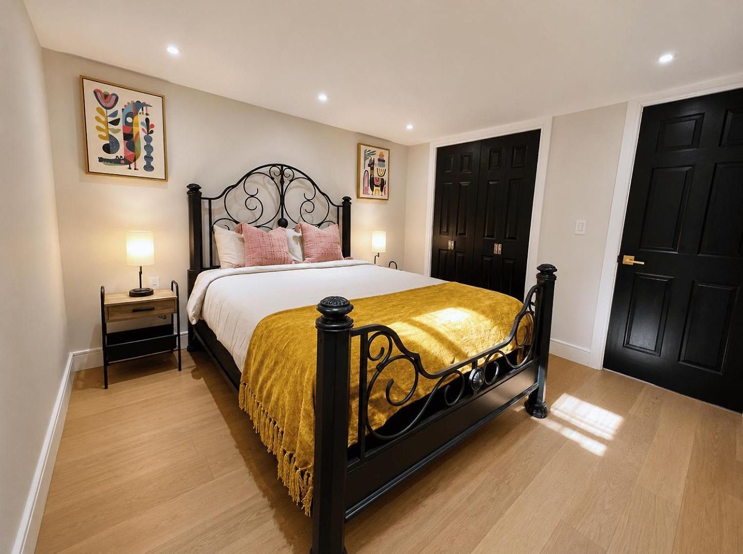 Great Location With Parking, 10 Min To Lga & Subway Homestay