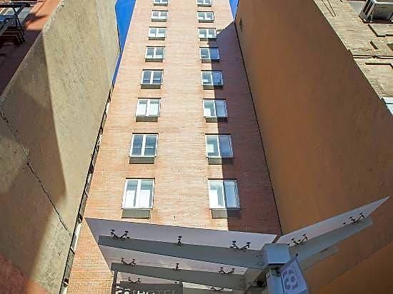 36 Hudson (adults Only)