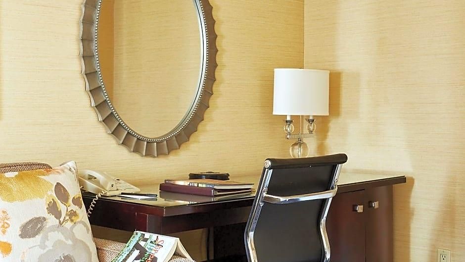 Excelsior Hotel 3*