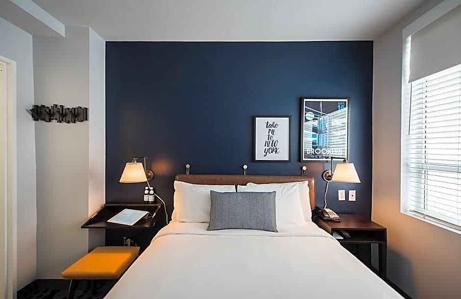 U Fifth Avenue, Empire State Building 3*