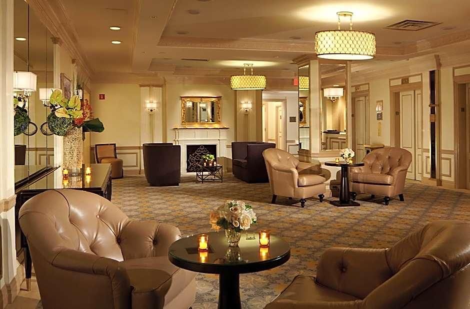 Warwick Hotel 4*