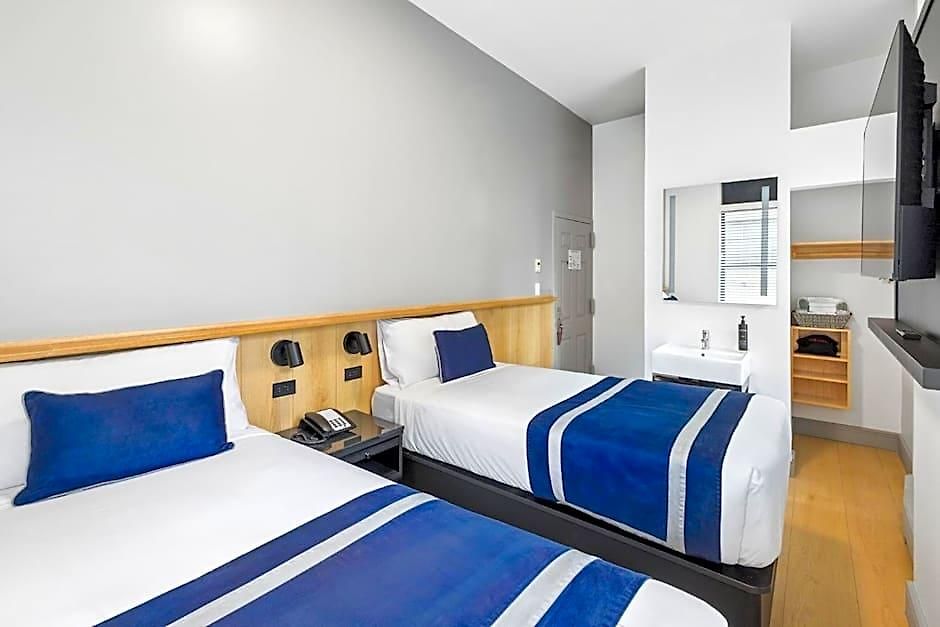 Americana Hotel