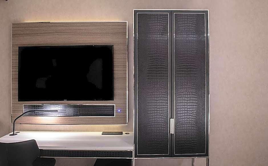 Aliz Times Square Hotel 4*