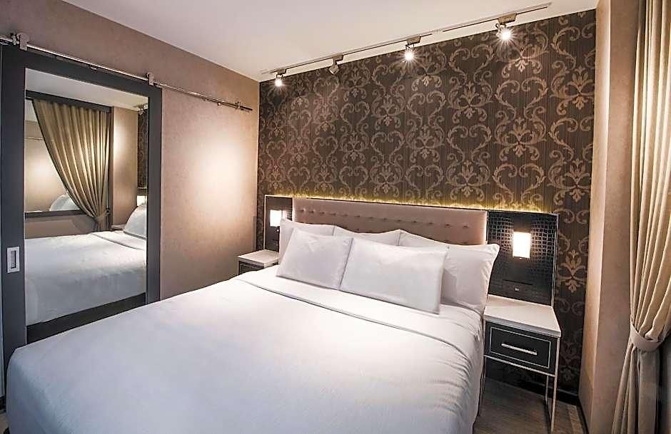 Hotel Aliz Times Square 4*