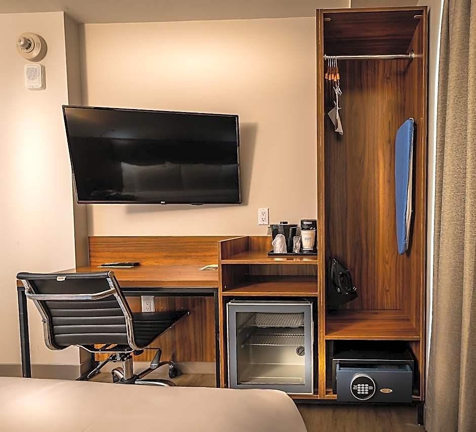 La Quinta By Wyndham Time Square South New York