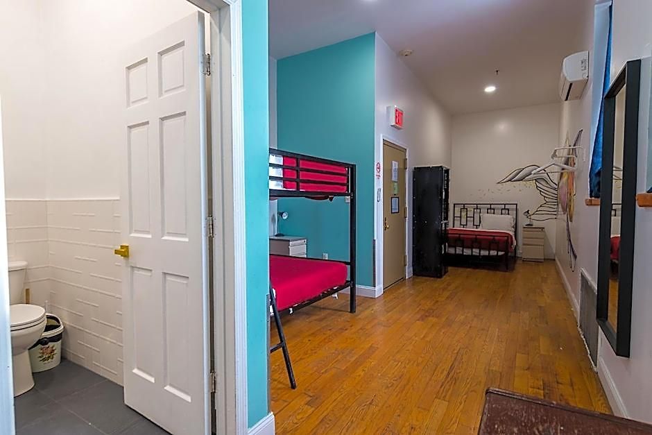 Hostel Ny Moore