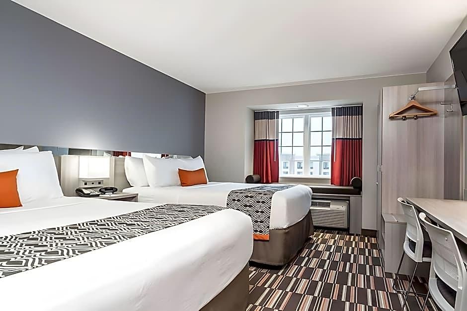 Microtel By Wyndham Long Island Hotel New York