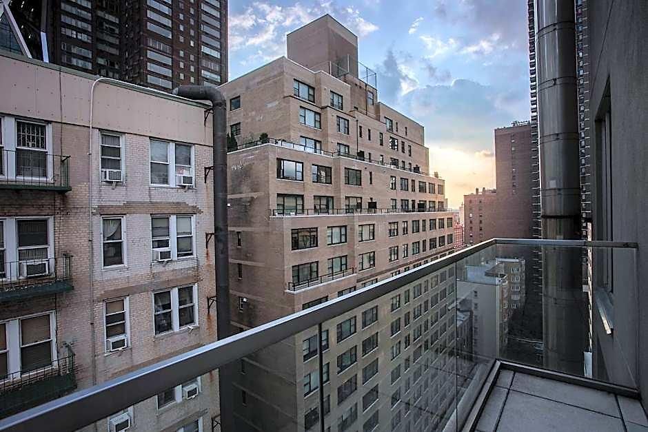 6 Columbus Park