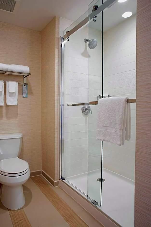 Hotel Fairfield & By Marriott Queens/fresh Meadows New York