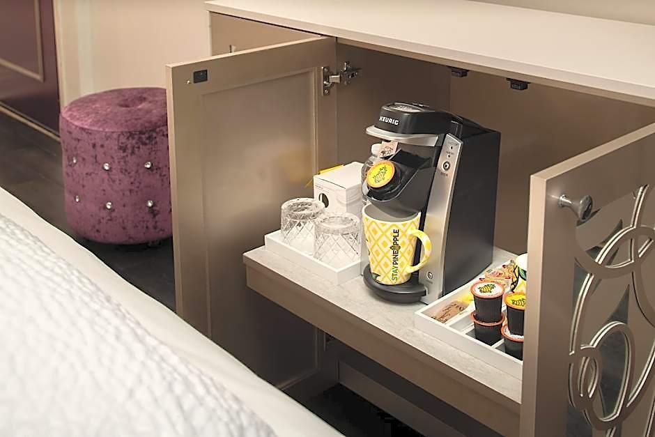 Hotel Staypineapple, An Artful Hotel, Midtown