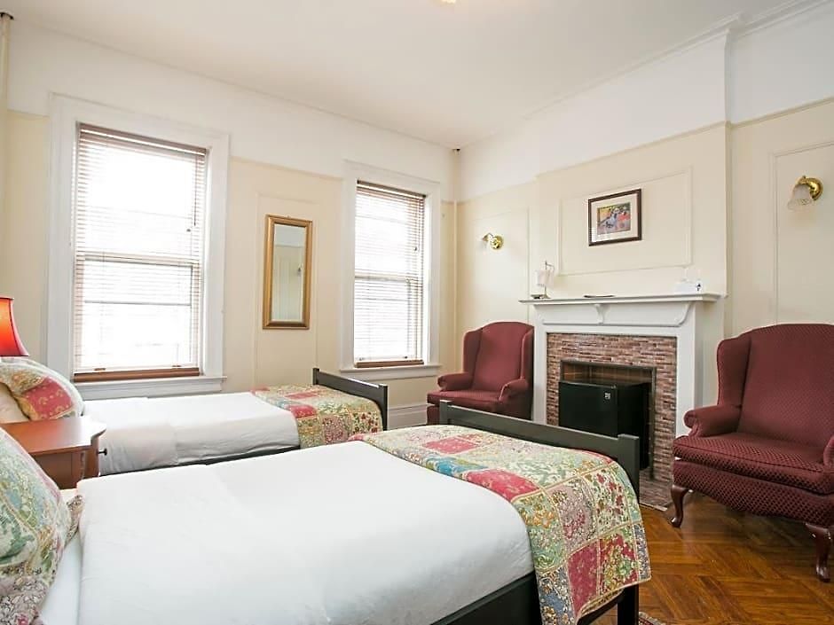 Lefferts Manor 3*