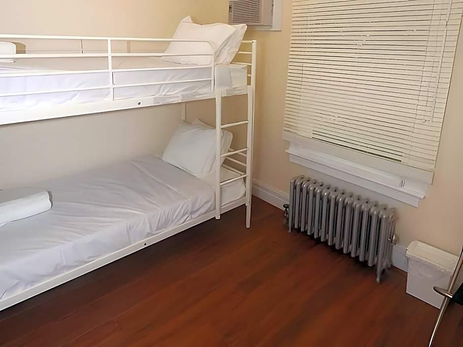 Hotel J-stel 3*