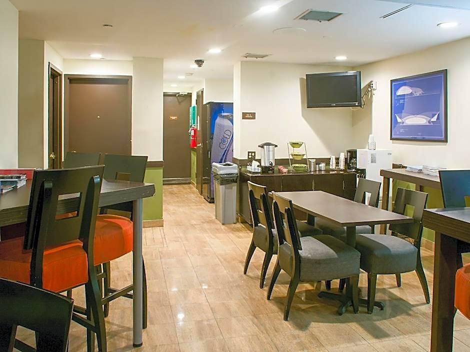 Hudson River Hotel 3*