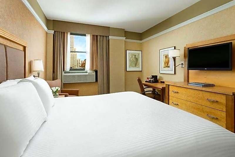Nyma, The Manhattan Hotel