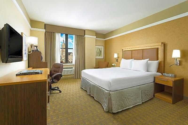 Nyma, The Manhattan Hotel