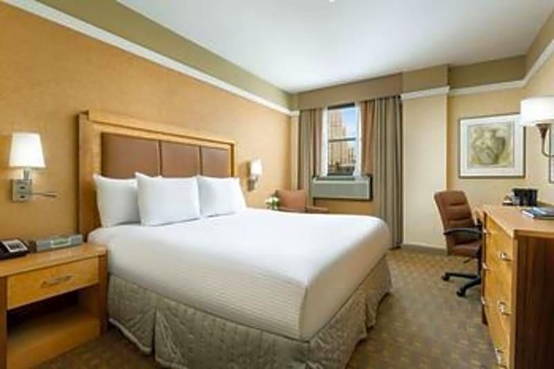 Nyma, The Manhattan