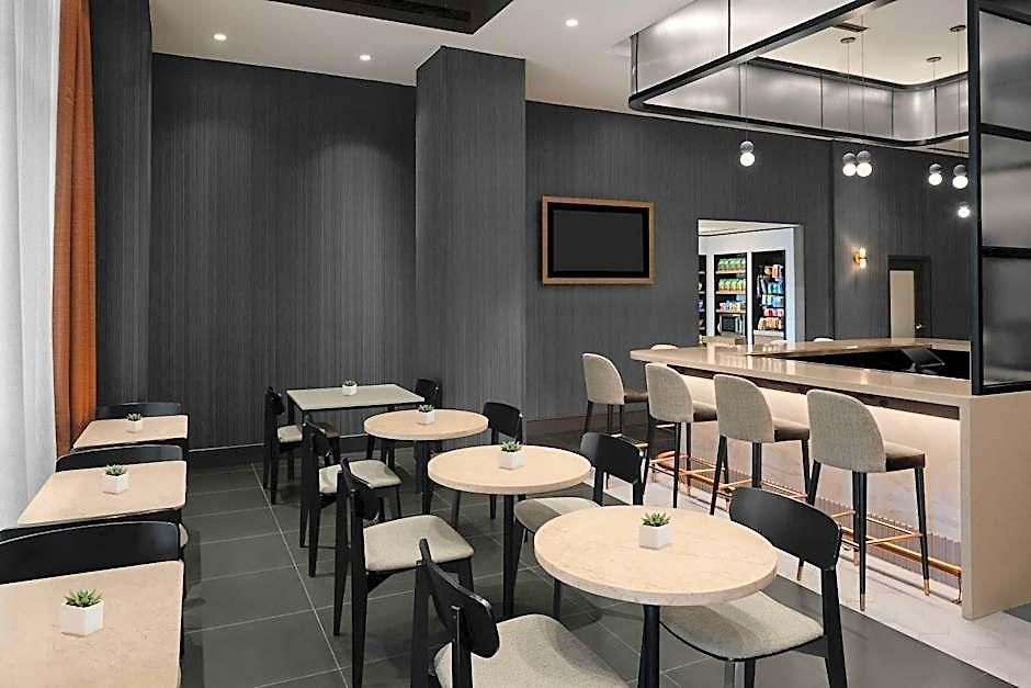Courtyard By Marriott World Trade Center Area Hotel