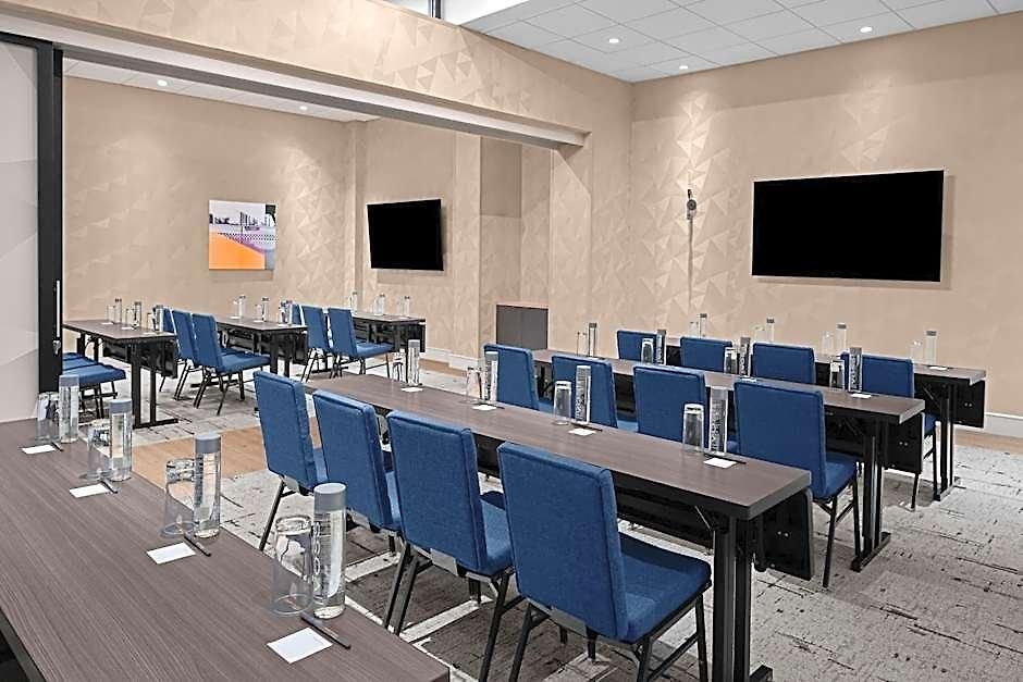Courtyard By Marriott World Trade Center Area 3*