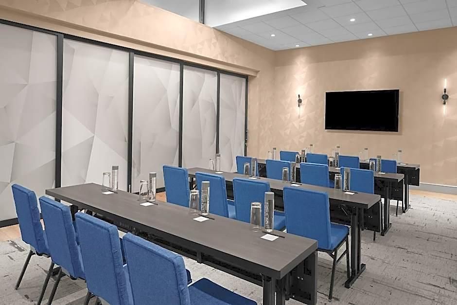 Courtyard By Marriott World Trade Center Area 3*