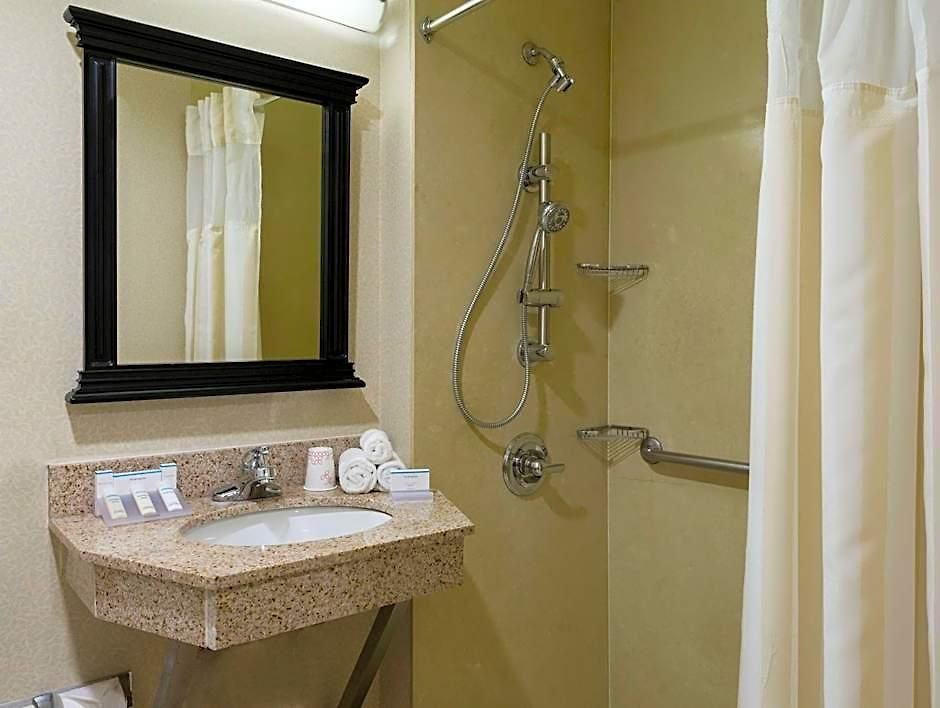 Amtd Idea Tribeca Hotel