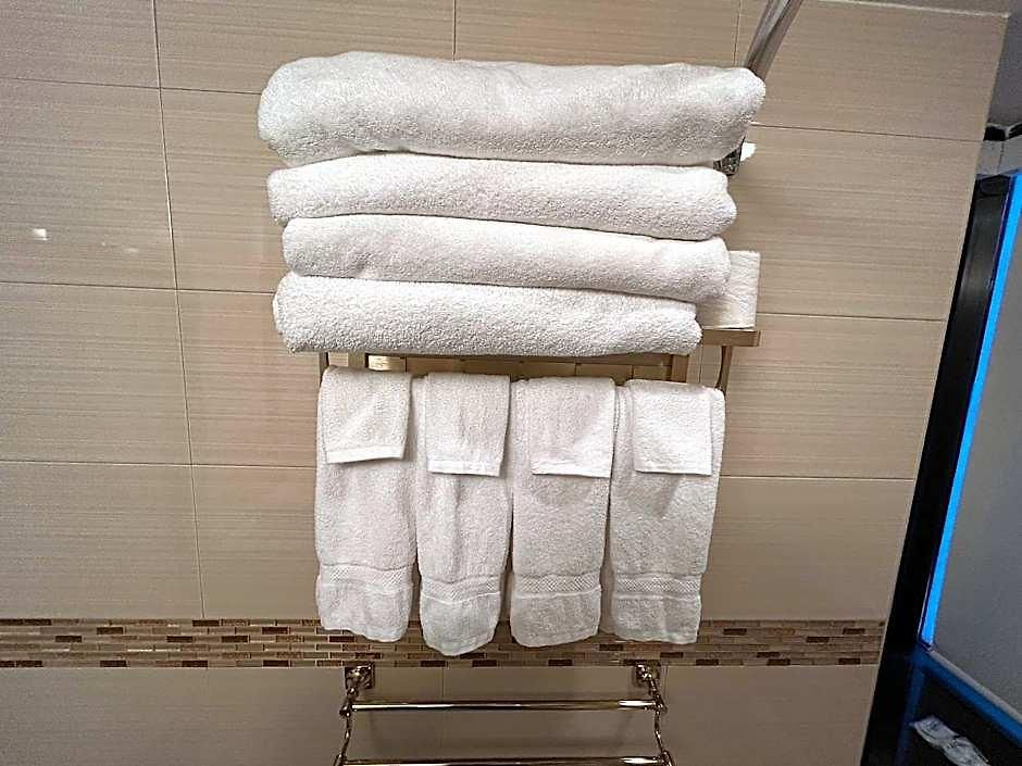 Howard Johnson Soho 3*