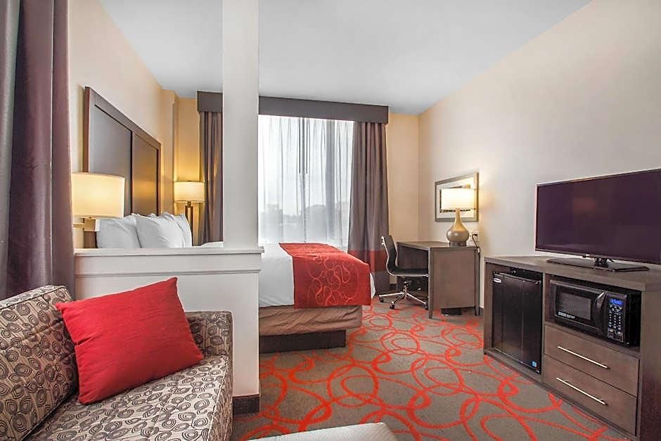 Hotel Comfort & Near Stadium 4*