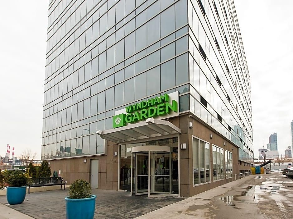 Wyndham Garden Long Island Hotel
