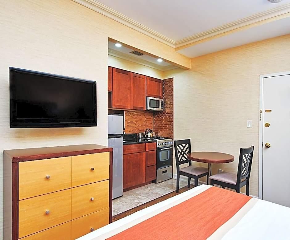 Aparthotel Radio 3*