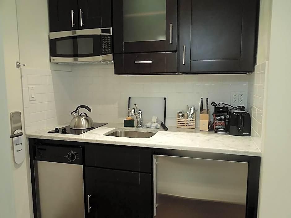 East Village 3*