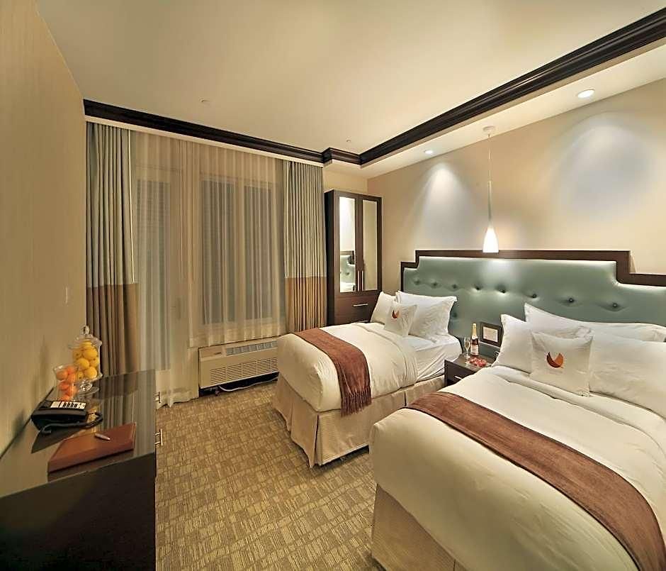 Hotel Aura Brooklyn 4*