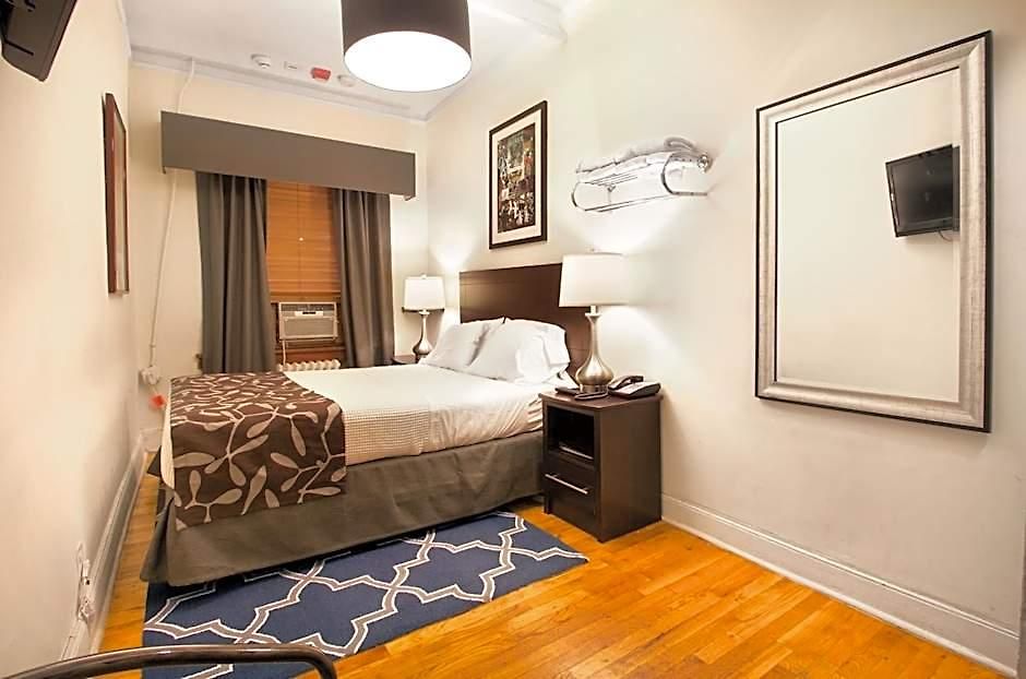 309 Hotel 2*