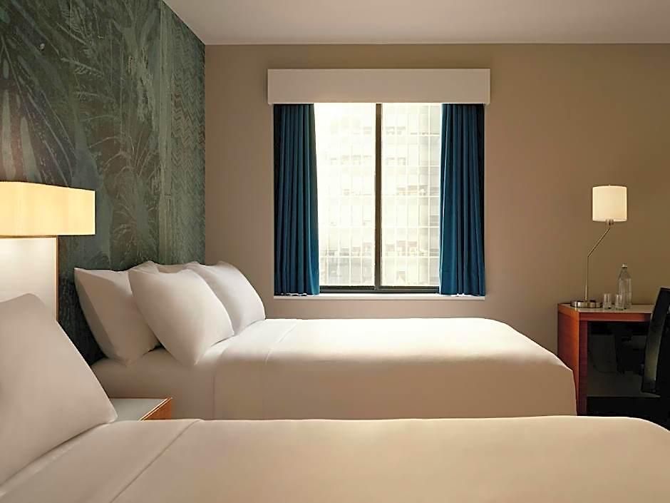 Courtyard By Marriott Downtown Manhattan/world Trade Center Area Hotel