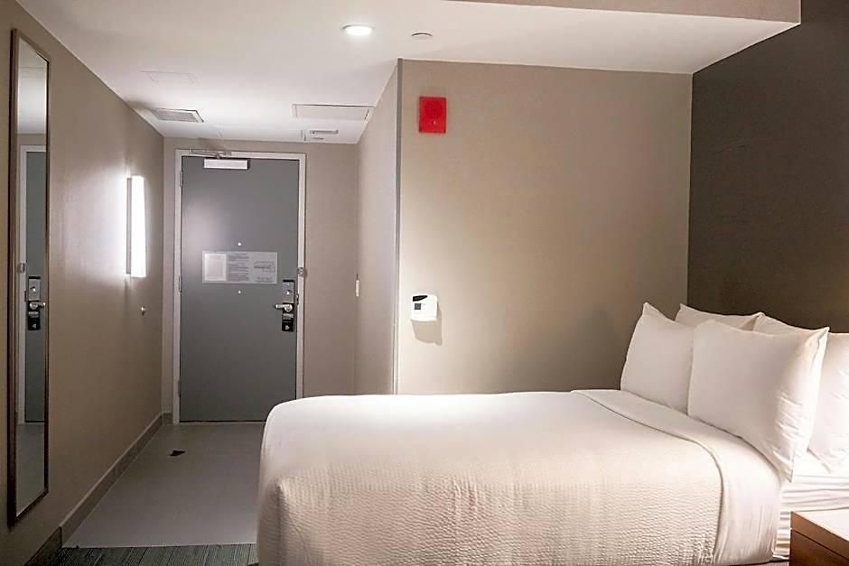 Courtyard By Marriott Downtown Manhattan/world Trade Center Area Hotel