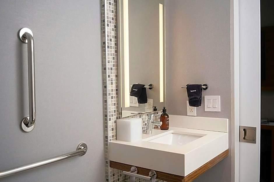 Hotel Courtyard By Marriott Downtown Manhattan/world Trade Center Area 3*