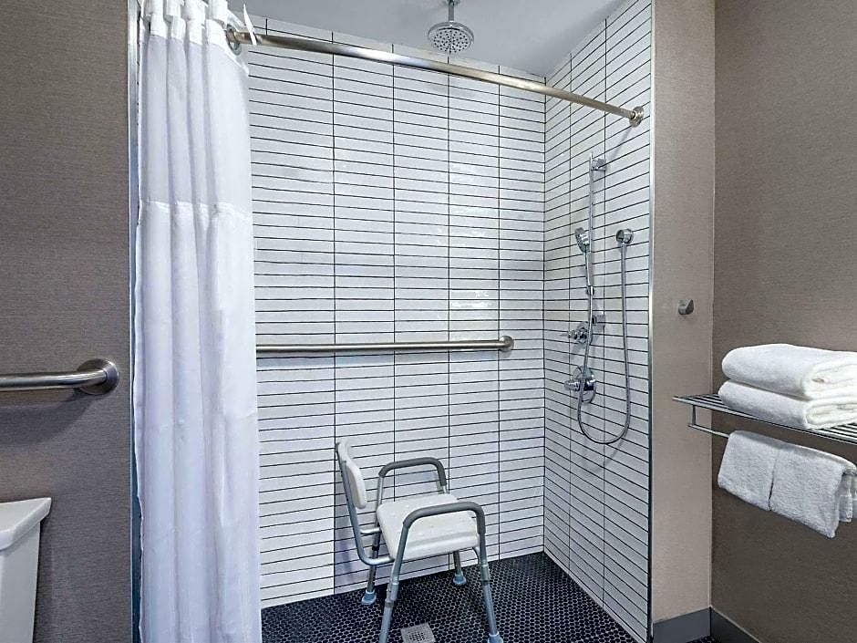 Wyndham Garden Laguardia South Hotel 3*