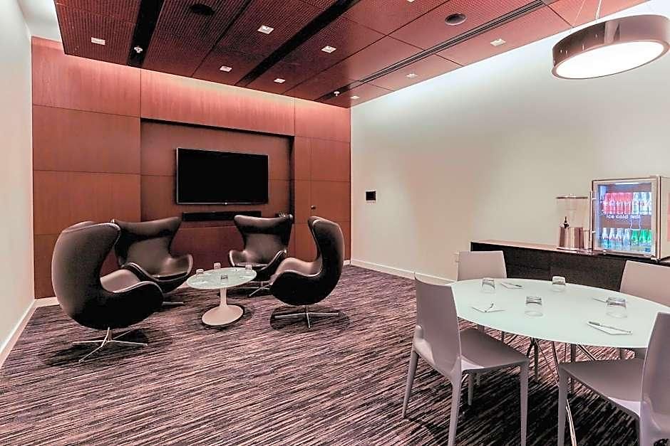 Courtyard By Marriott Long Island City/new York Manhattan View Hotel New York