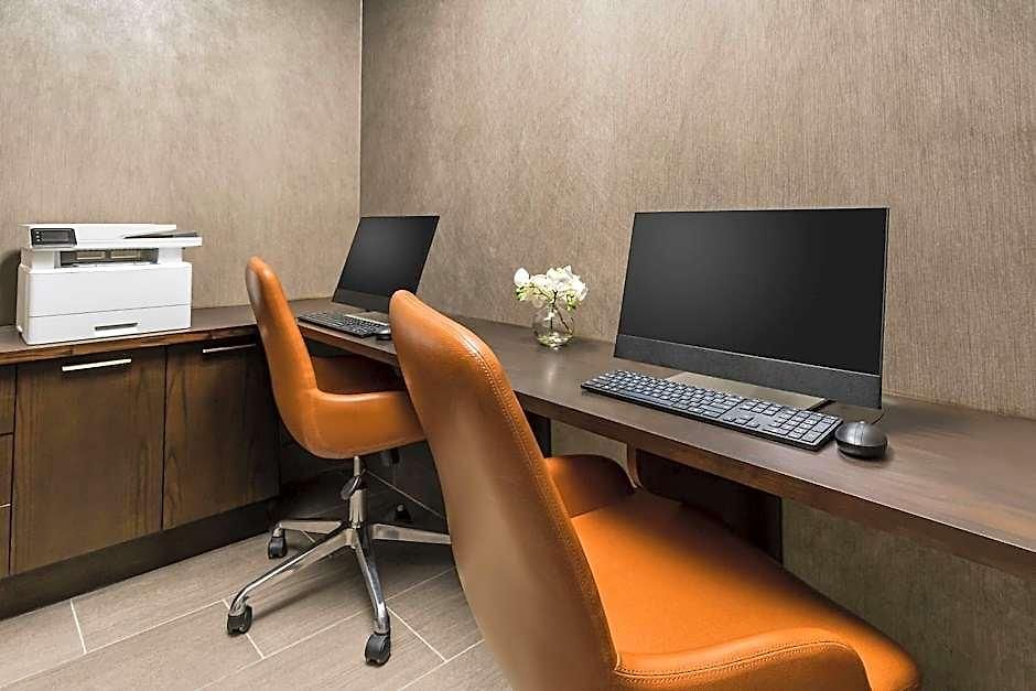 Hilton Garden Times Square North 3*