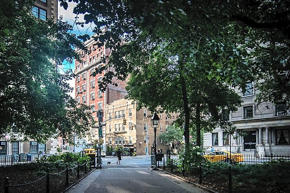 Washington Square Hotel