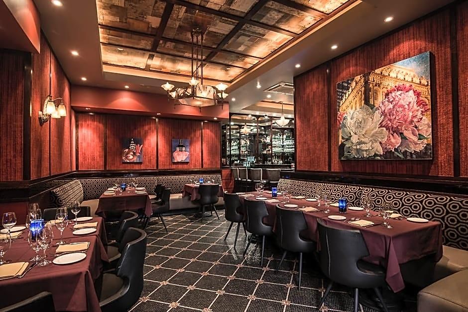 Hotel Washington Square 4*