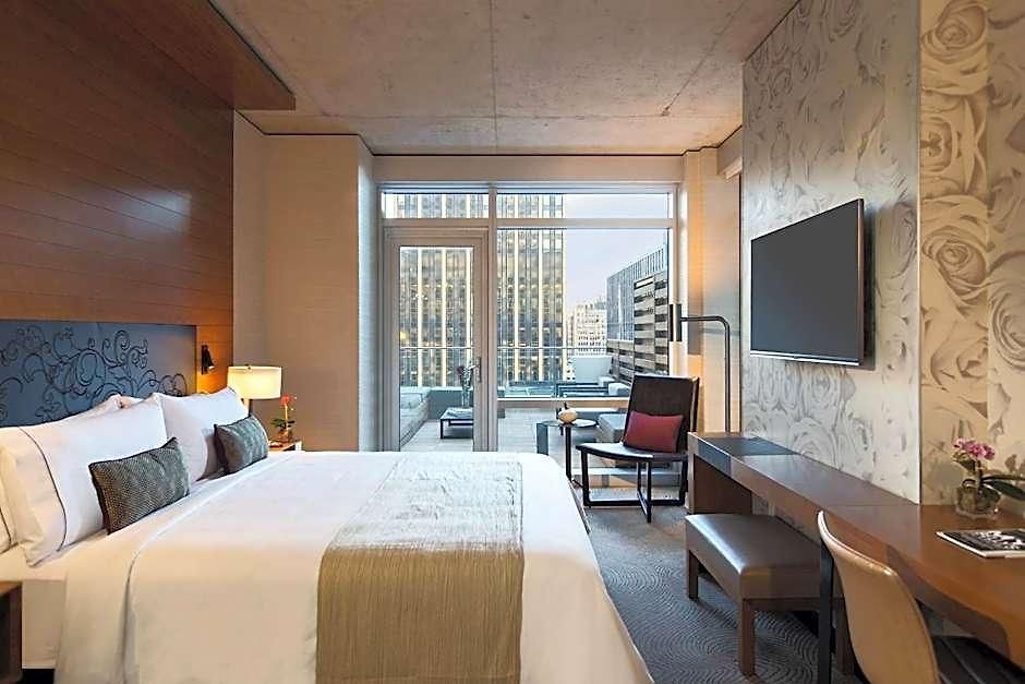 Renaissance Midtown Hotel
