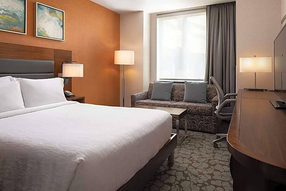 Hilton Garden Long Island Hotel 3*