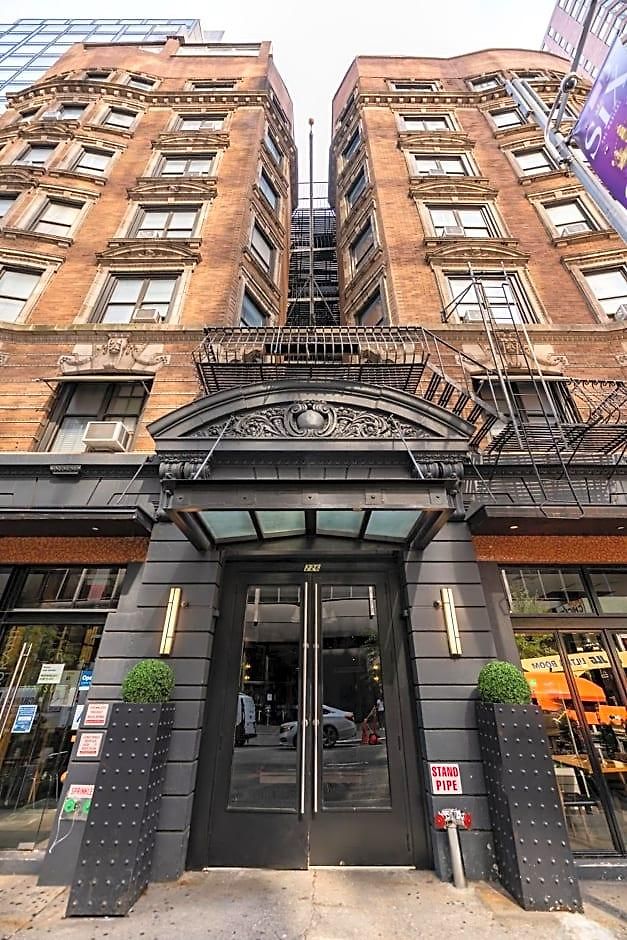 Square At Times Square Hotel 3*