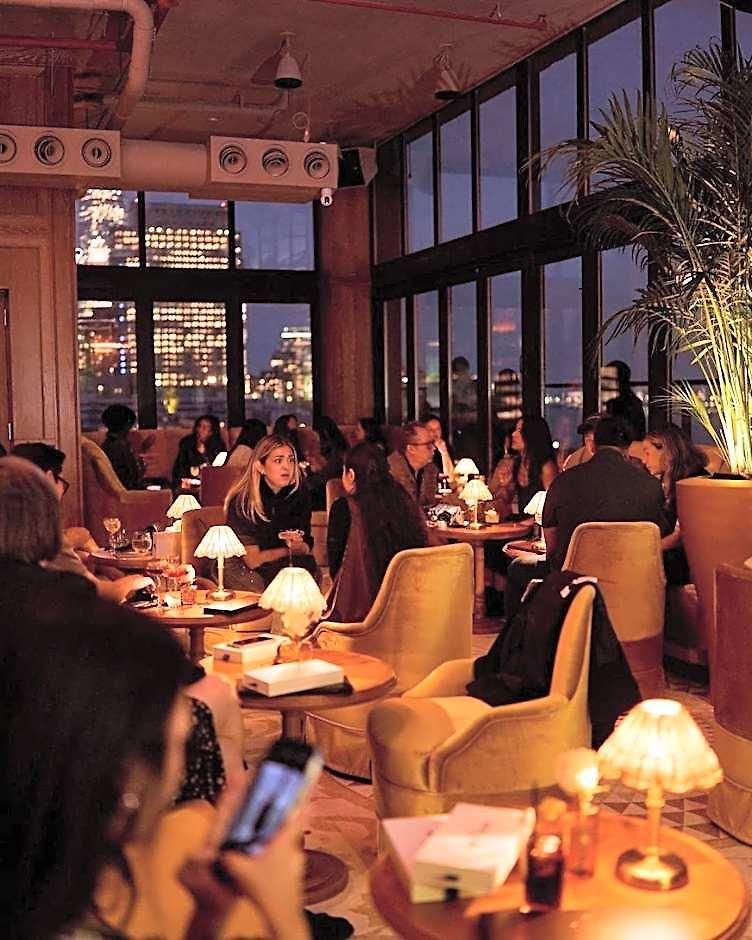 Hugo Hotel