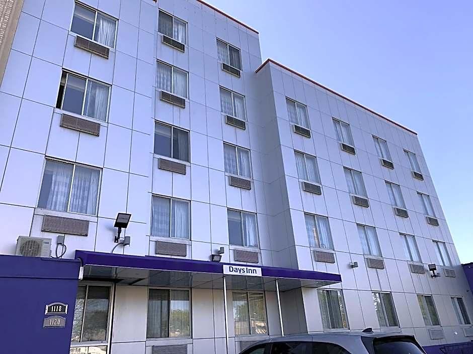 Days By Wyndham Brooklyn Borough Park New York